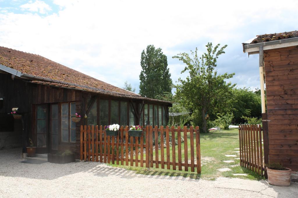 Au Passage Des Grues Bed & Breakfast Drosnay Bagian luar foto