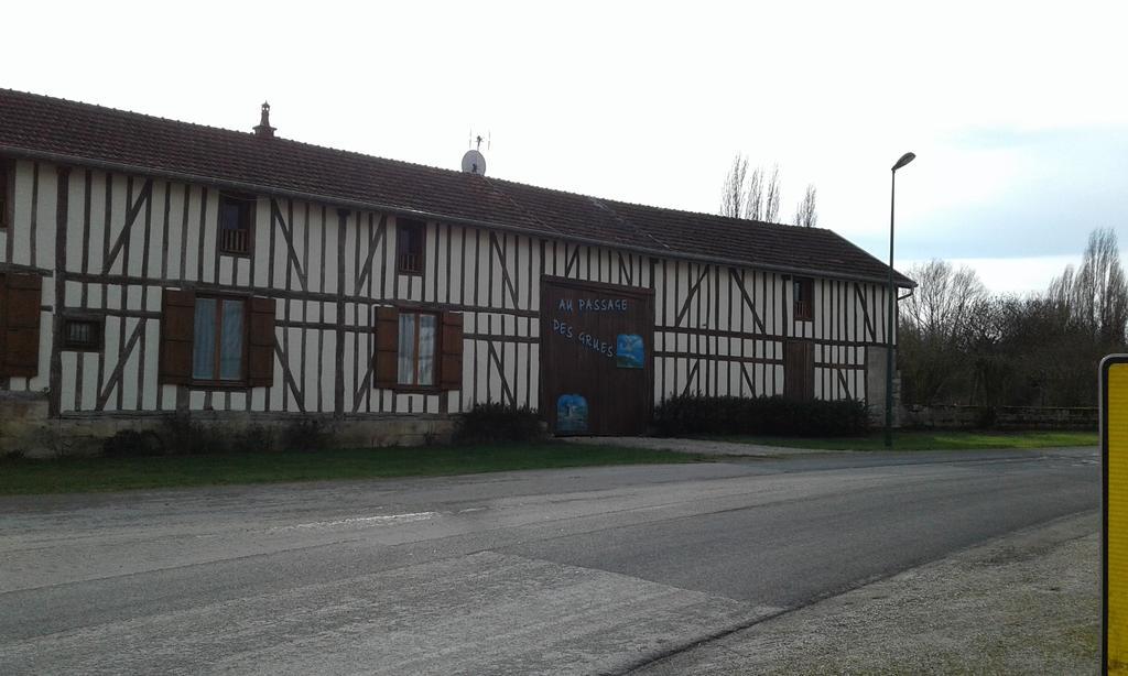 Au Passage Des Grues Bed & Breakfast Drosnay Bagian luar foto