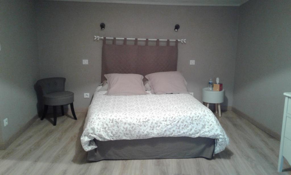 Au Passage Des Grues Bed & Breakfast Drosnay Bagian luar foto